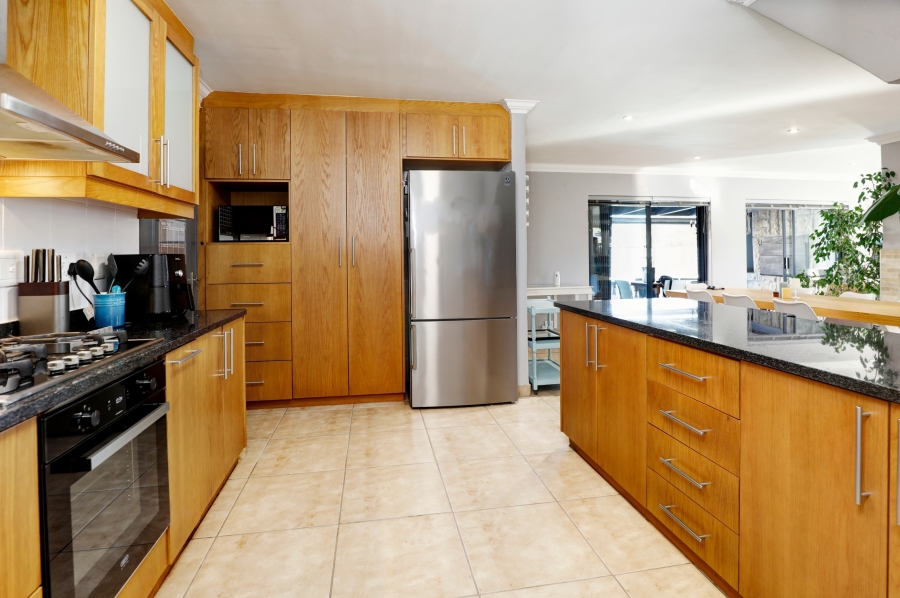 4 Bedroom Property for Sale in Burgundy Estate Western Cape